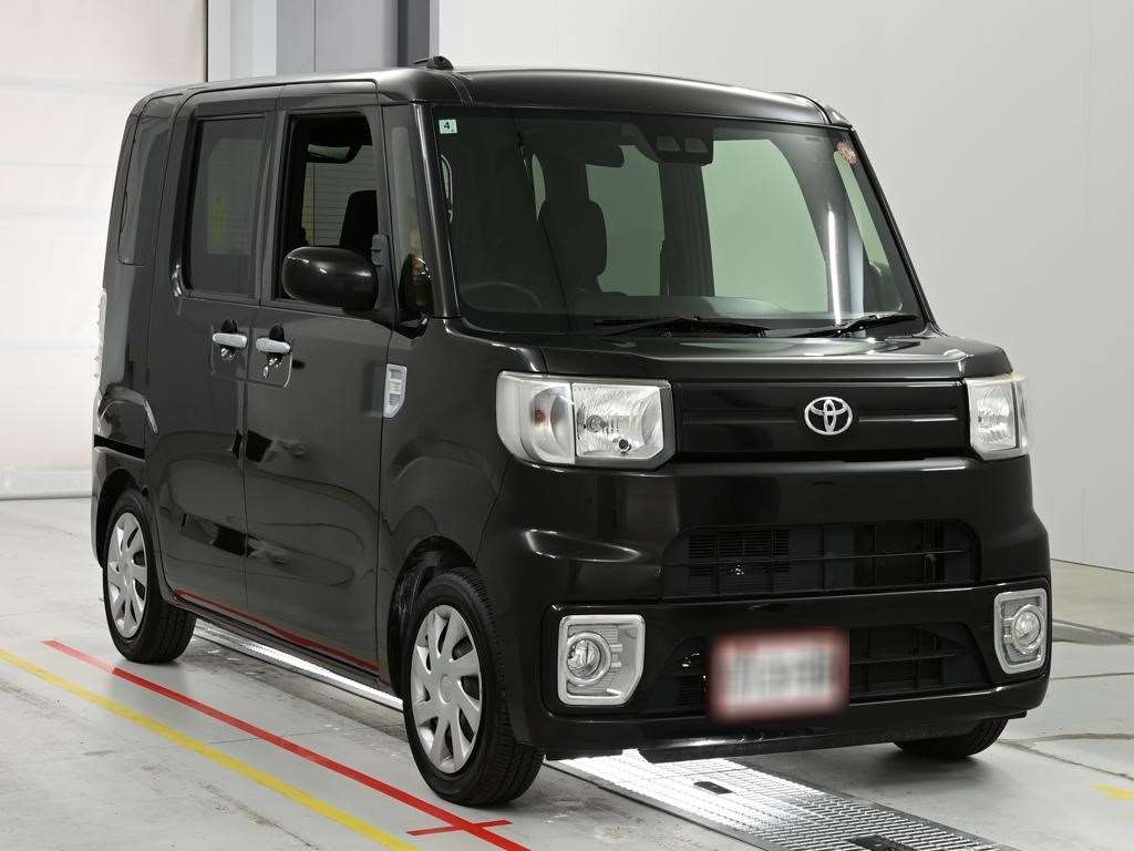 TOYOTA PIXIS MEGA