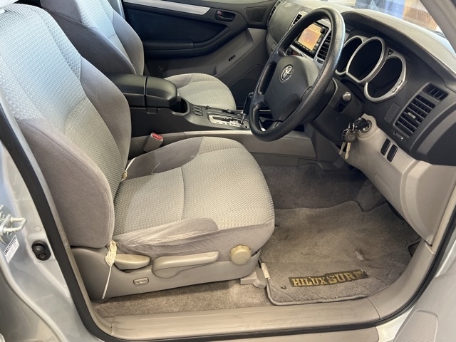 TOYOTA HILUX SURF