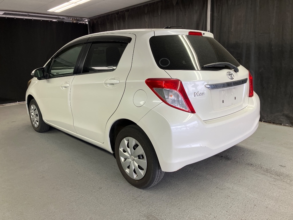 TOYOTA VITZ