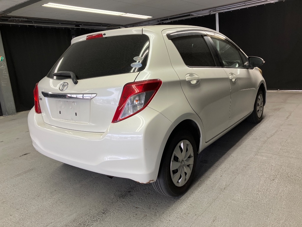 TOYOTA VITZ