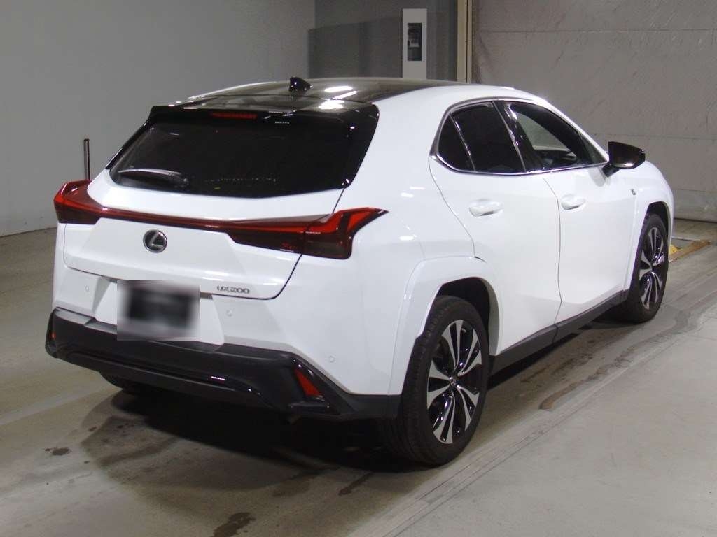 LEXUS UX200