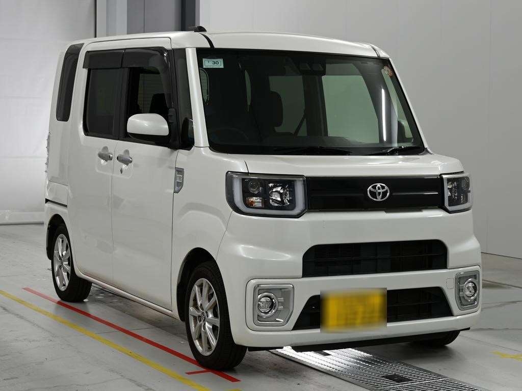 TOYOTA PIXIS MEGA