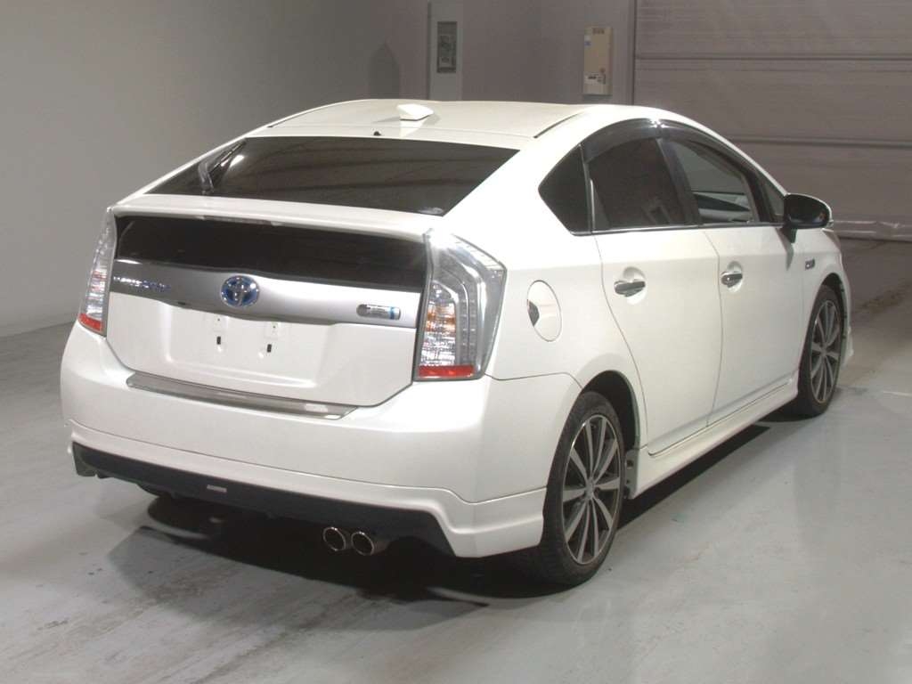 TOYOTA PRIUS PHV