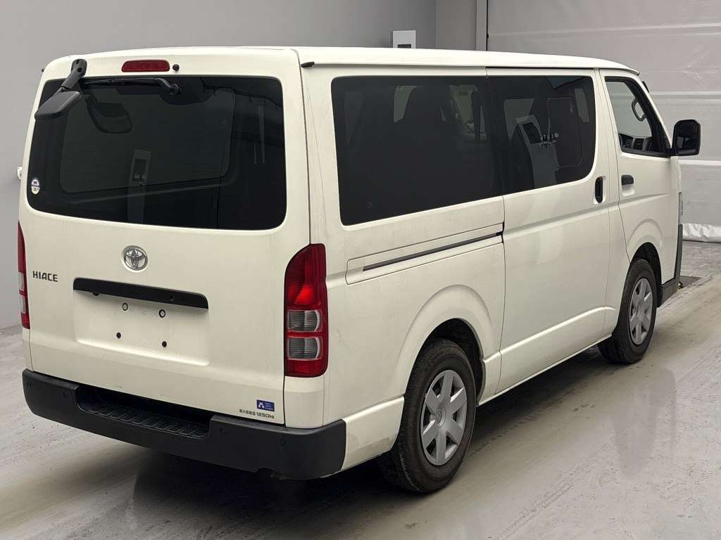 TOYOTA REGIUS ACE