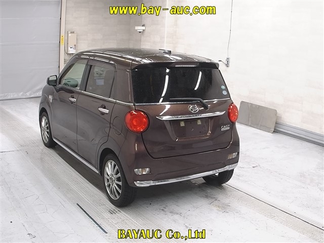 DAIHATSU CAST