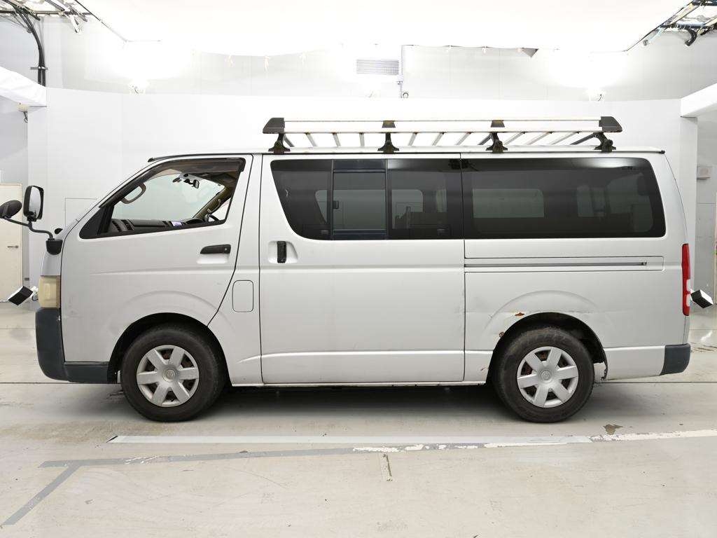 TOYOTA REGIUS ACE