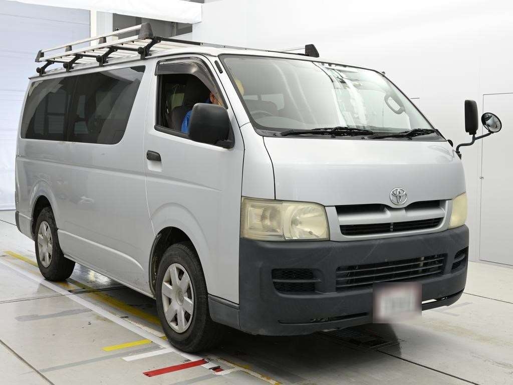 TOYOTA REGIUS ACE
