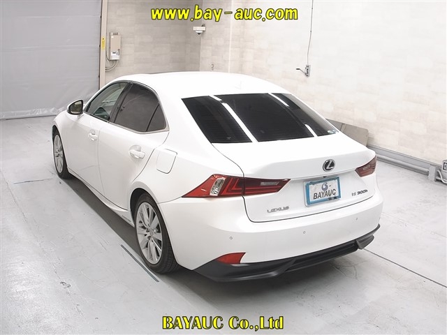 LEXUS IS300H
