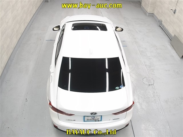 LEXUS IS300H