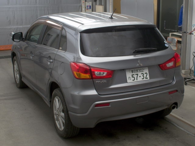 MITSUBISHI RVR