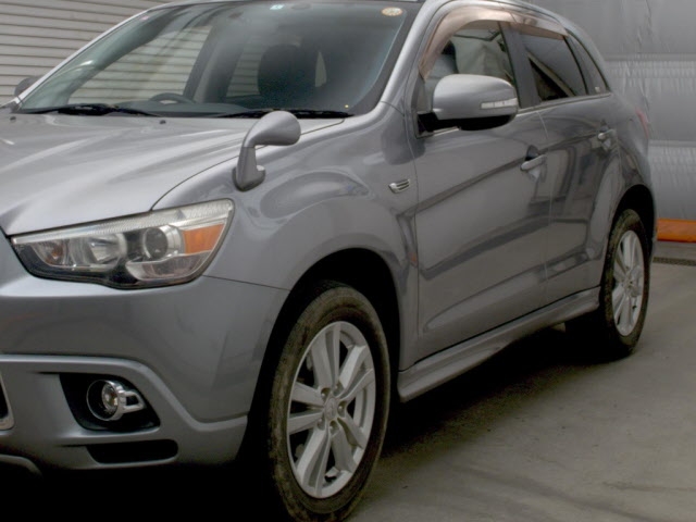 MITSUBISHI RVR