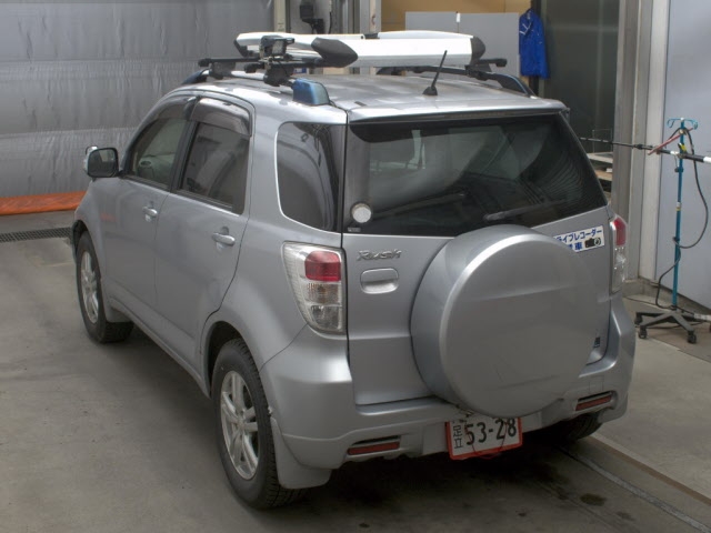 TOYOTA RUSH