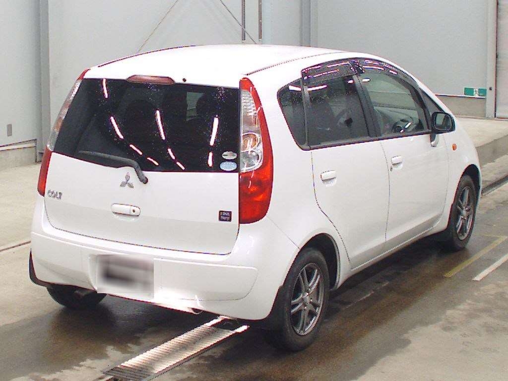 MITSUBISHI COLT