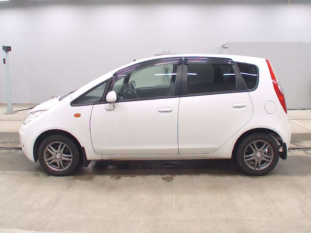 MITSUBISHI COLT