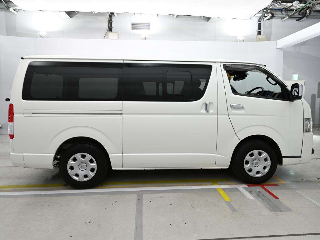 TOYOTA REGIUS ACE