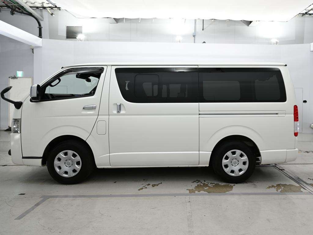 TOYOTA REGIUS ACE