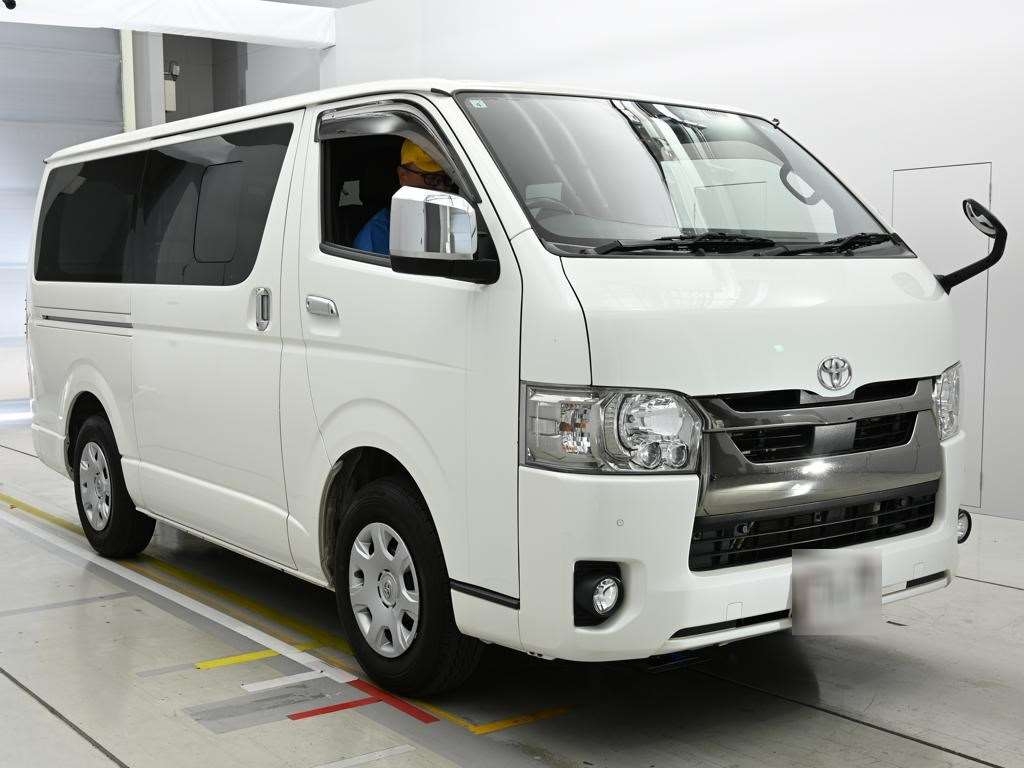TOYOTA REGIUS ACE