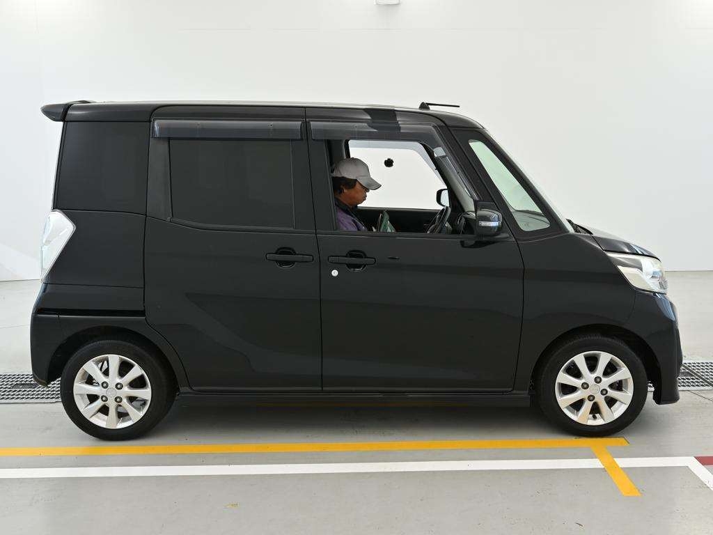 MITSUBISHI EK SPACE