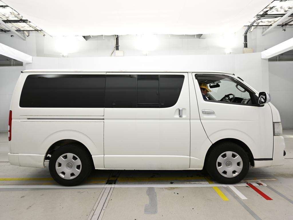 TOYOTA REGIUS ACE
