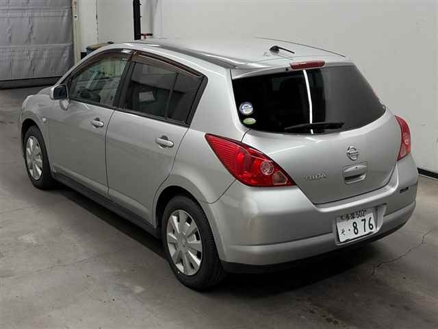NISSAN TIIDA