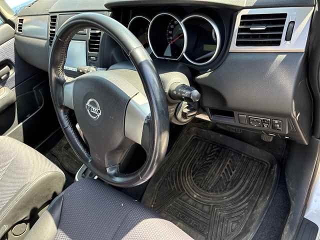 NISSAN TIIDA