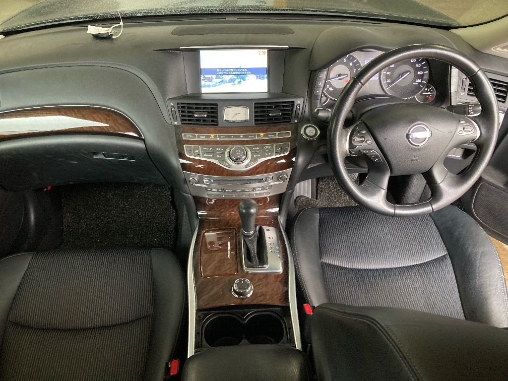 NISSAN FUGA