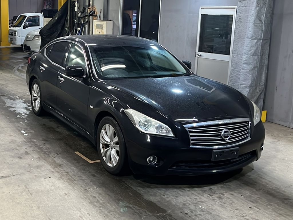 NISSAN FUGA