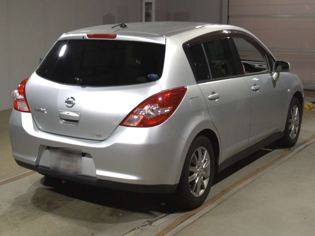 NISSAN TIIDA