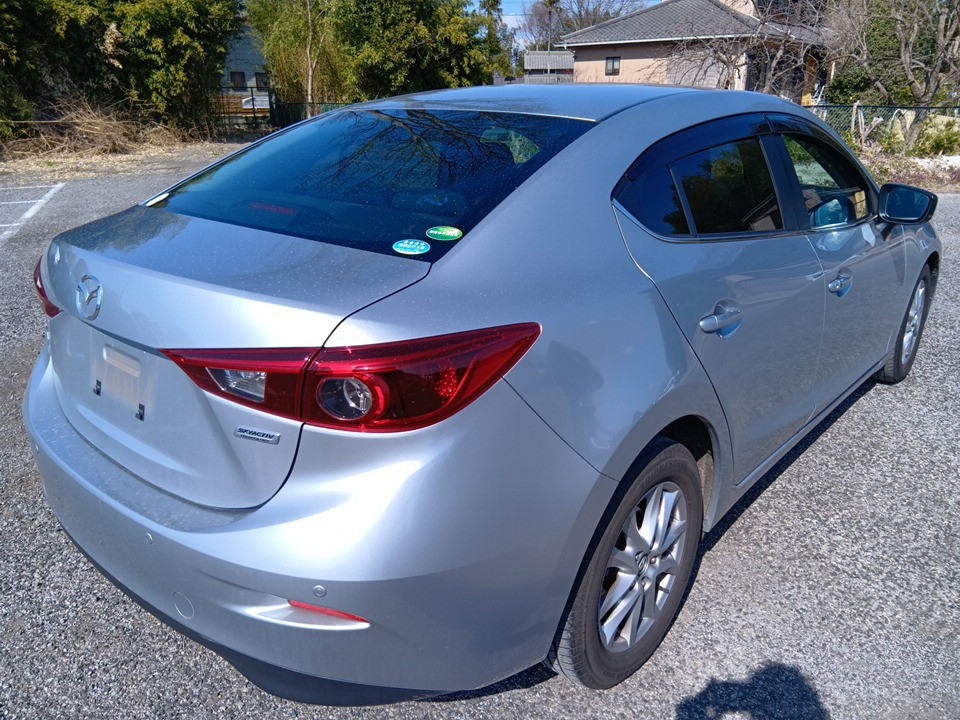 MAZDA AXELA