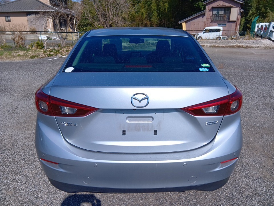 MAZDA AXELA