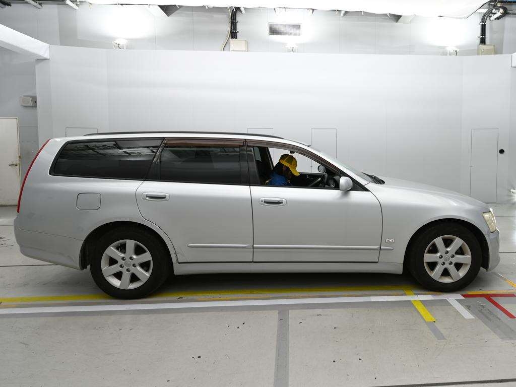 NISSAN STAGEA