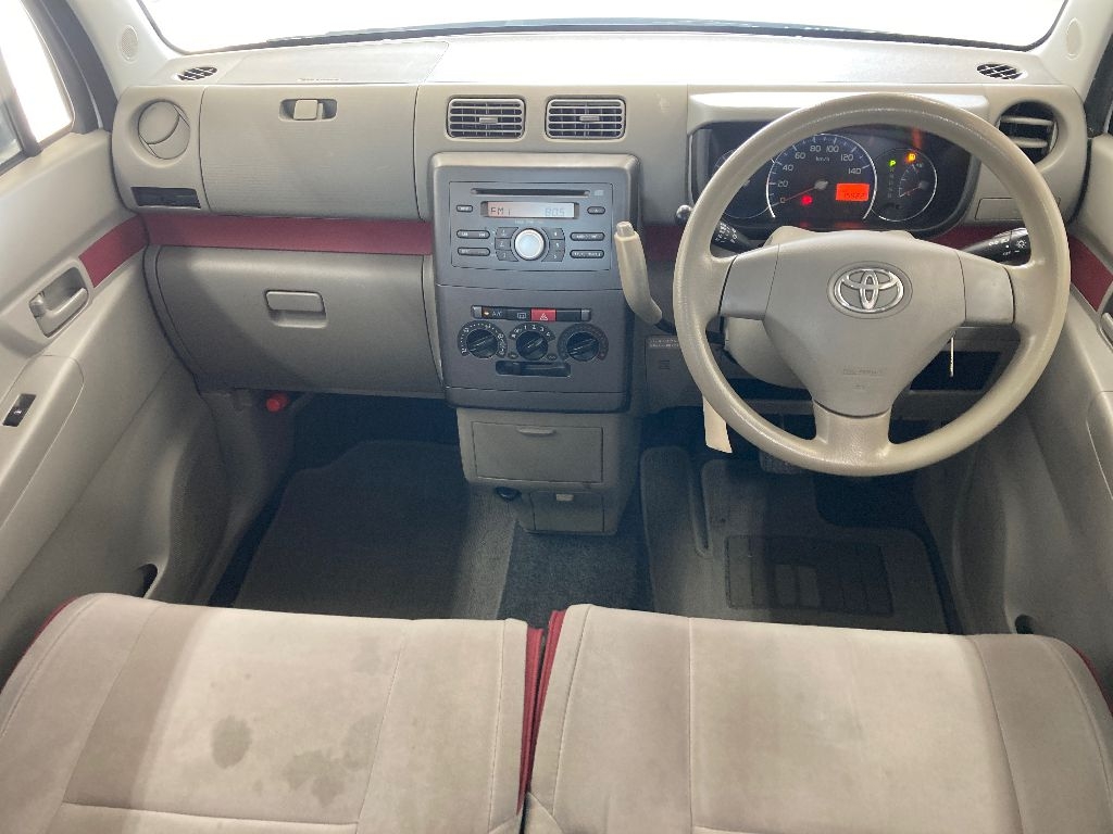 TOYOTA PIXIS SPACE