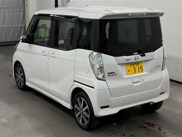 NISSAN DAYZ ROOX