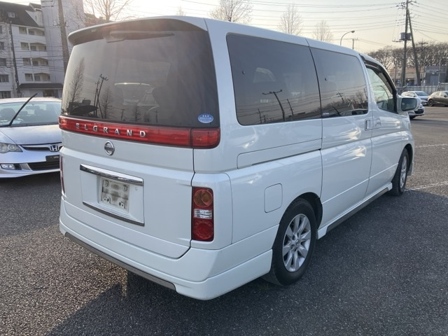 NISSAN ELGRAND