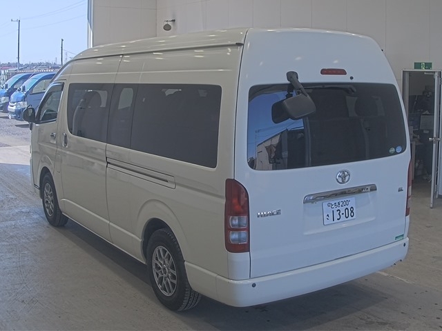 TOYOTA REGIUS ACE