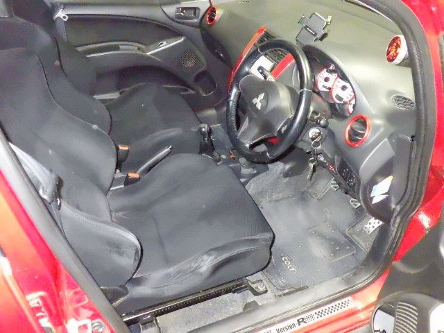 MITSUBISHI COLT