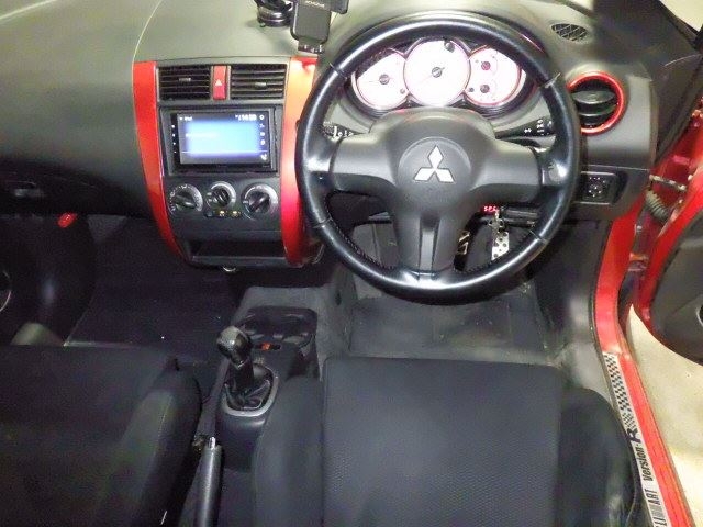 MITSUBISHI COLT