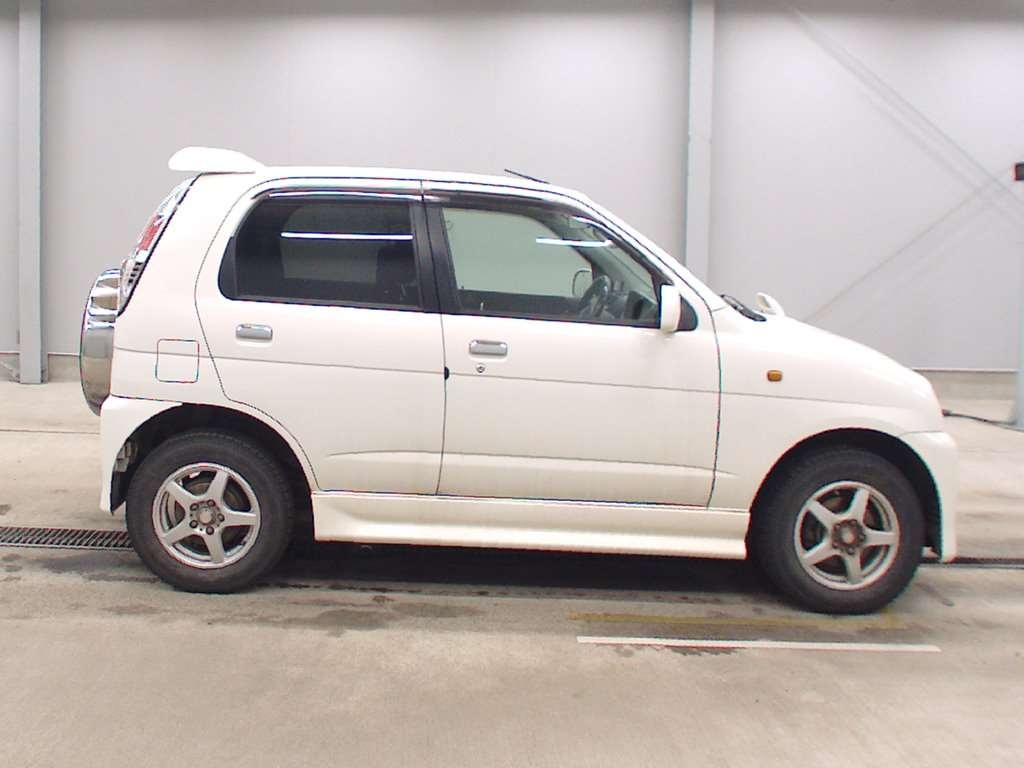 DAIHATSU TERIOS KID