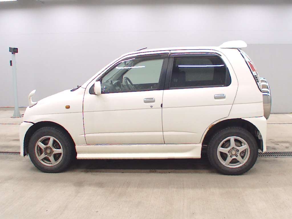 DAIHATSU TERIOS KID