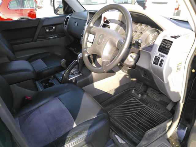 MITSUBISHI PAJERO