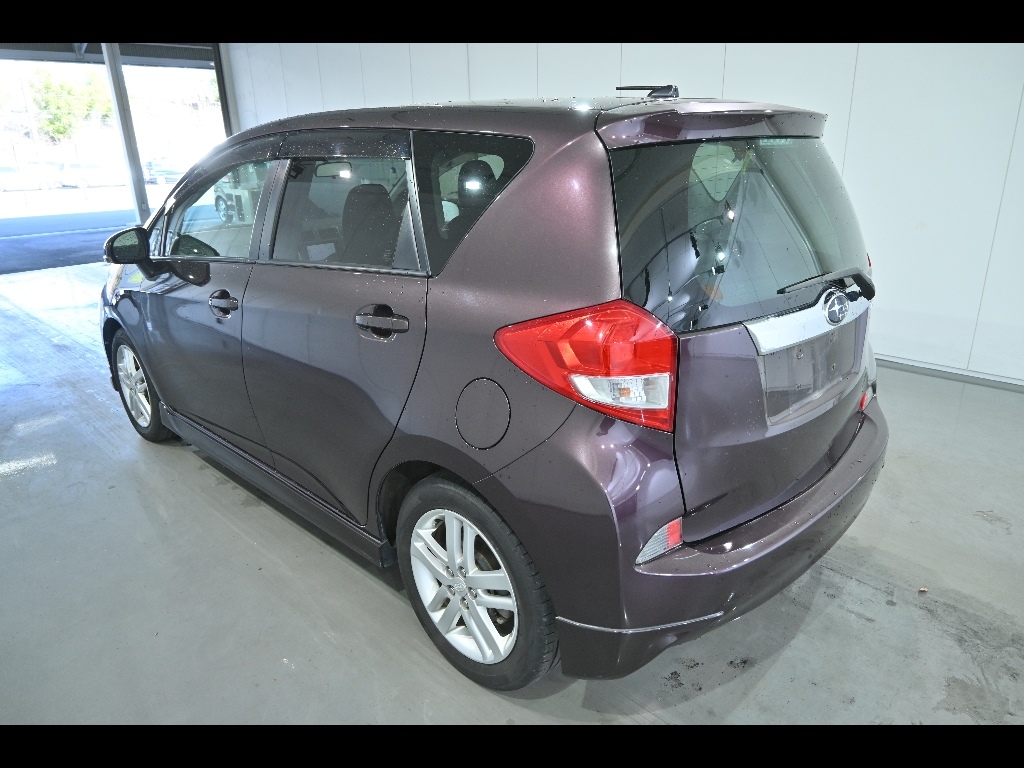 SUBARU TREZIA