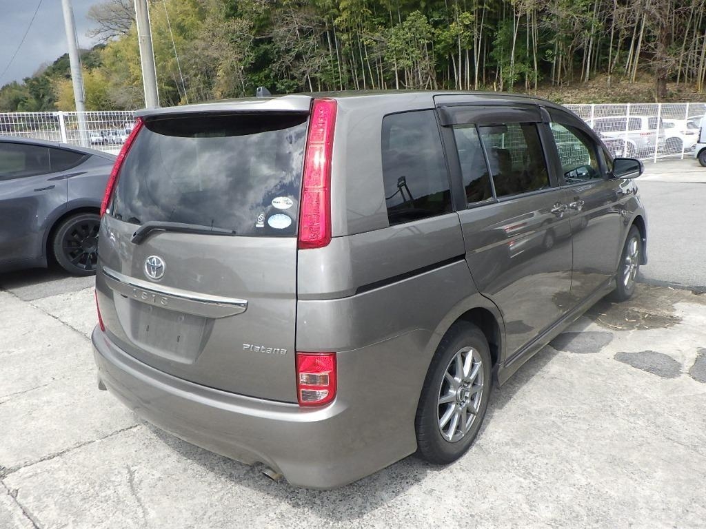 TOYOTA ISIS