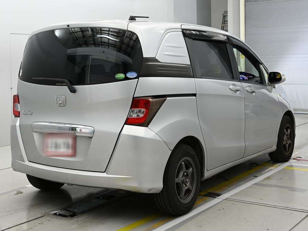 HONDA FREED SPIKE