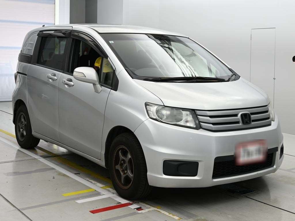 HONDA FREED SPIKE