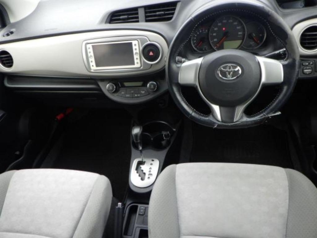 TOYOTA VITZ