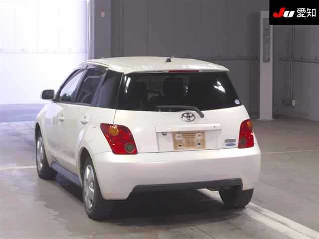 TOYOTA IST