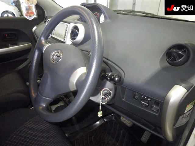 TOYOTA IST