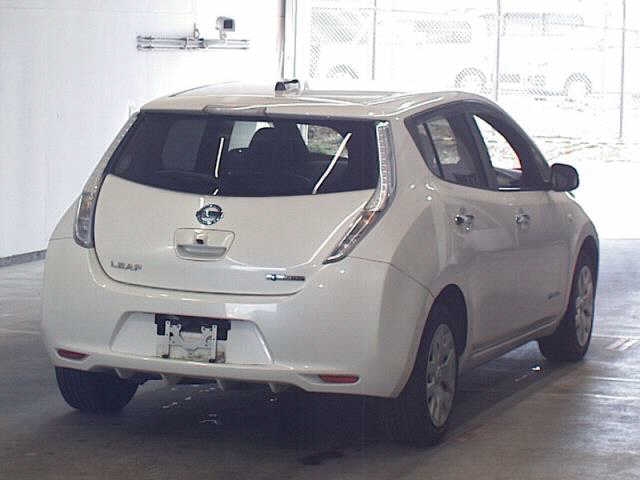 NISSAN LEAF