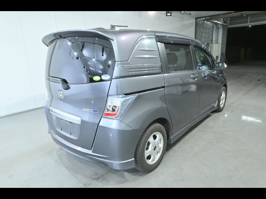 HONDA FREED SPIKE