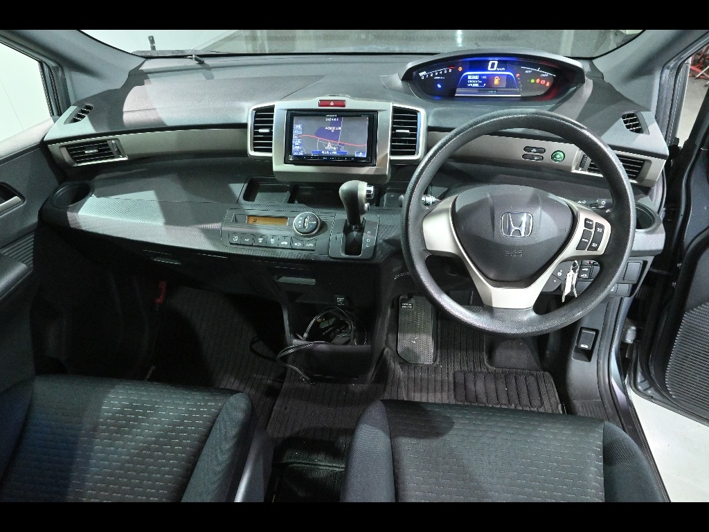 HONDA FREED SPIKE